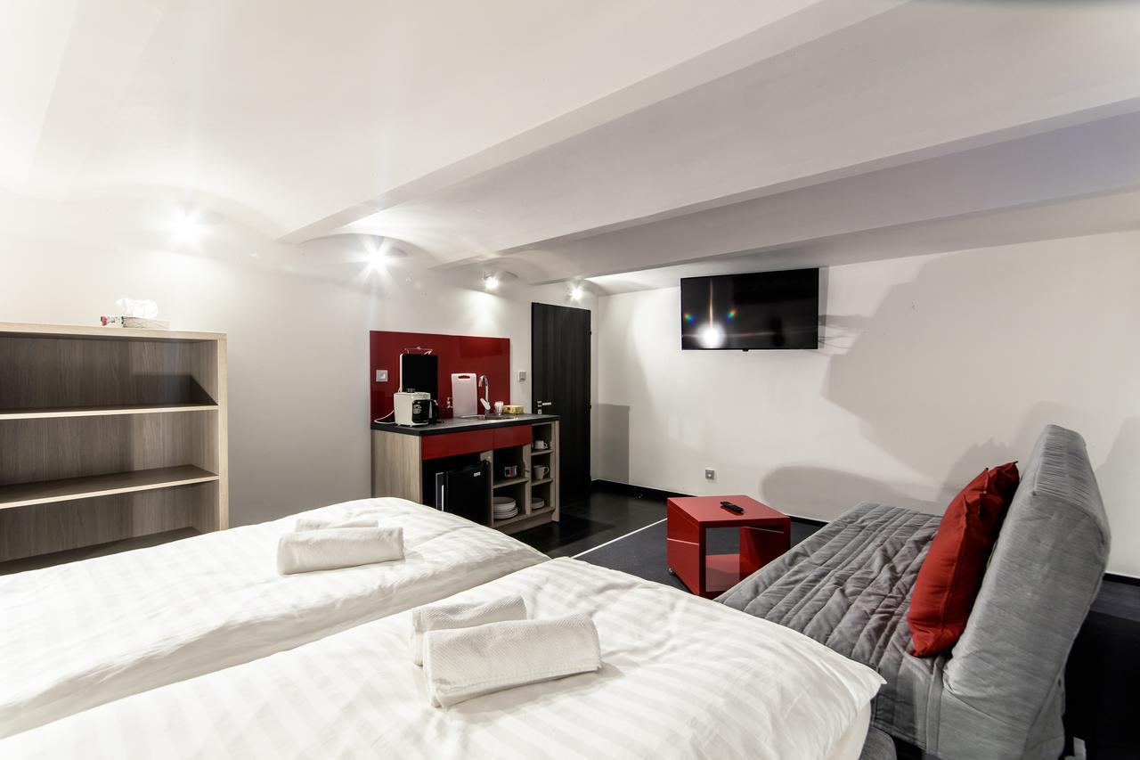 Silesia Residence ออสตราวา ภายนอก รูปภาพ A typical studio apartment