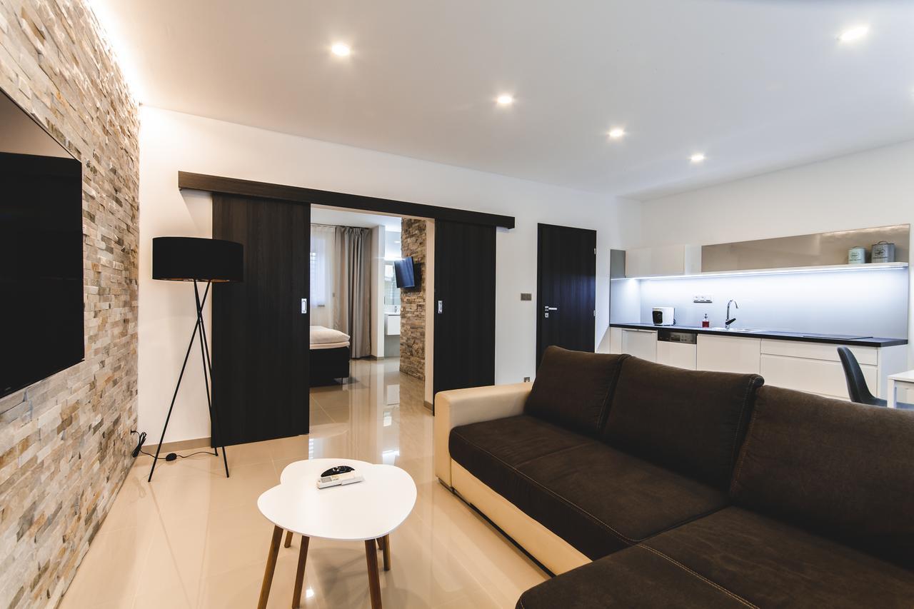 Silesia Residence ออสตราวา ภายนอก รูปภาพ A modern apartment